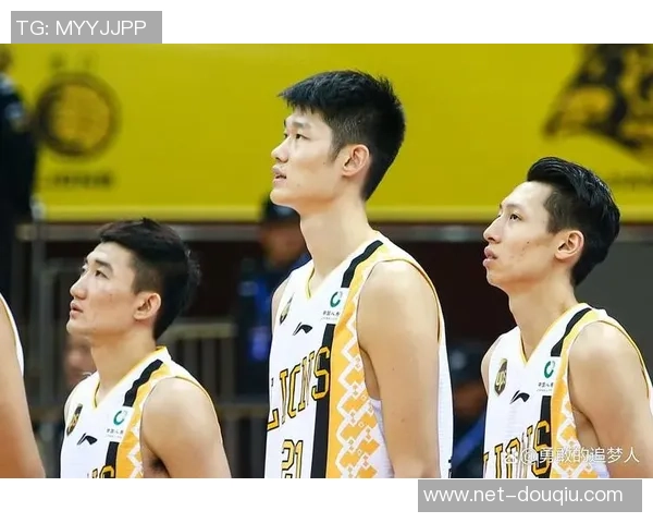 孙铭徽：从青涩少年到篮球场上的璀璨明星之路